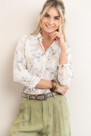 Maison Hotel :  Blouse with print Narciso | pink - img4