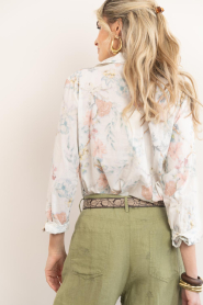 Maison Hotel :  Blouse with print Narciso | pink - img8