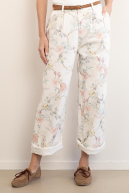 Maison Hotel |  Pants with print Lirio | pink | Picture 4