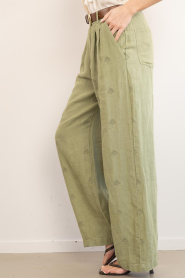 Maison Hotel :  Trousers with embroidery Otto | green - img6