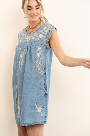 Maison Hotel |  Denim mini dress with embroidery Sylvie | blue | Picture 7