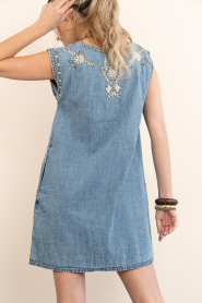 Maison Hotel |  Denim mini dress with embroidery Sylvie | blue | Picture 9