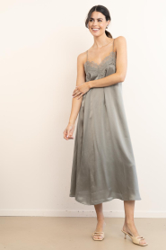 IRO |  Satin dress with lace details Bailar | green | Picture 5