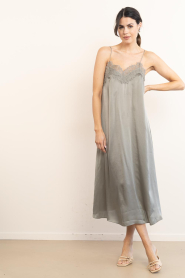 IRO |  Satin dress with lace details Bailar | green | Picture 6