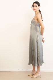 IRO |  Satin dress with lace details Bailar | green | Picture 7