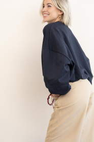 March23 |  Oversized sweater with V-neck Tranquil | dark blue | Picture 8