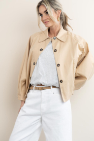 Est'Seven | Cropped trenchcoat Zaina | beige | Afbeelding 5
