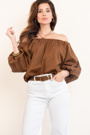 Aaiko |  Off-shoulder top Maddy | brown | Picture 6
