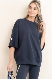 Haute L'Amitié |  Oversized sweater met logo Maxi | dark blue | Picture 4