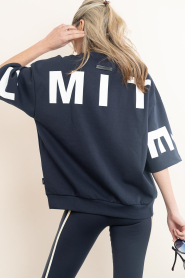 Haute L'Amitié |  Oversized sweater met logo Maxi | dark blue | Picture 8