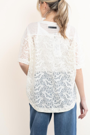 Haute L'Amitié :  Lace baseball blouse Court | natural - img7