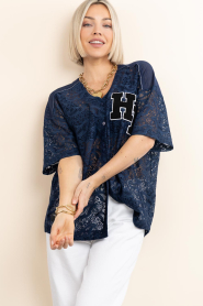 Haute L'Amitié :  Lace baseball blouse Court | dark blue - img2