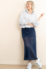 Haute L'Amitié :  Stretch lace maxi skirt Summer | dark blue - img5
