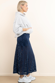 Haute L'Amitié :  Stretch lace maxi skirt Summer | dark blue - img7