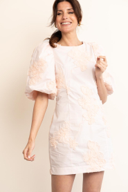 Second Female |  Mini-dress with puff sleeves Ashley | light pink   | Picture 6