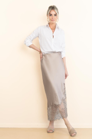Second Female |  Satin skirt with lace details Wila | taupe | Picture 4