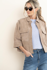 A. Kjaerbede :  Sunglasses with round frame Marvin | taupe - img2