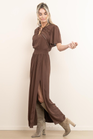 Dante6 |  Maxi dress Geroux | brown | Picture 6