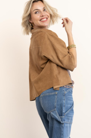 Alter Ego |  Suede blouse Luana | camel | Picture 5