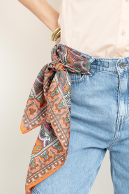 Little Soho :  Shawl with print Paisley | orange - img2