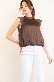 Co'Couture :  Balloon top with lace details Idun | brown - img5