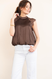 Co'Couture :  Balloon top with lace details Idun | brown - img6