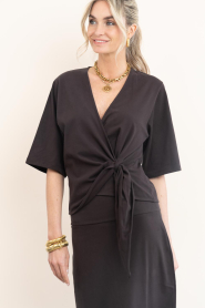 Club L'avenir |  Jersey top with tie Marisol | dark brown | Picture 6