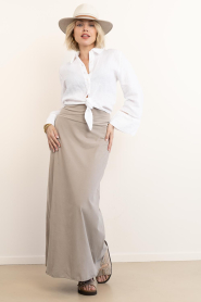Club L'avenir :  Jersey maxi skirt Manu | taupe - img2