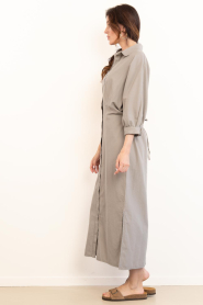 Club L'avenir |  Cotton maxi dress Hania | taupe | Picture 7