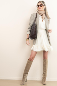 Bianca van Leur Shawls |  Mousseline scarf Mini Square | camel | Picture 3