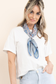 Little Soho |  Shawl with print Paisley | dark blue | Picture 4