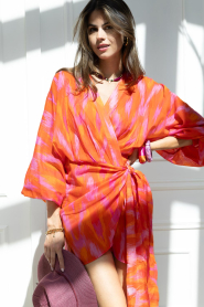 The Belle of the Beach |  Cotton mini dress with print Suzy | pink | Picture 8