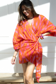 The Belle of the Beach |  Cotton mini dress with print Suzy | pink | Picture 5