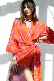 The Belle of the Beach |  Cotton mini dress with print Suzy | pink | Picture 6