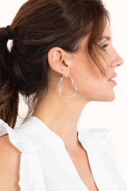Little Soho |  Heart earrings Heart Hoop Large | silver | Picture 3