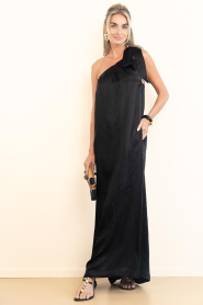 The Belle of the Beach |  One-shoulder maxi-dress Ella | black | Picture 2