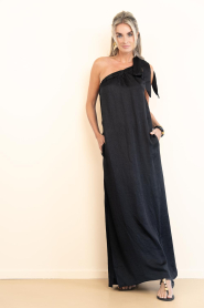 The Belle of the Beach |  One-shoulder maxi-dress Ella | black | Picture 4