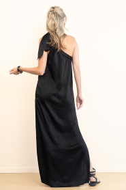 The Belle of the Beach |  One-shoulder maxi-dress Ella | black | Picture 8