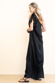 The Belle of the Beach |  One-shoulder maxi-dress Ella | black | Picture 9
