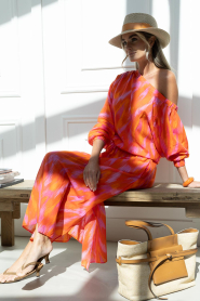 The Belle of the Beach :  Off shoulder maxi dress Alaya | pink - img2