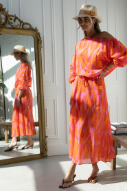 The Belle of the Beach :  Off shoulder maxi dress Alaya | pink - img5