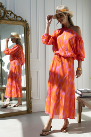 The Belle of the Beach :  Off shoulder maxi dress Alaya | pink - img6