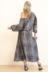 The Belle of the Beach :  Off shoulder maxi dress Alaya | animal print - img8