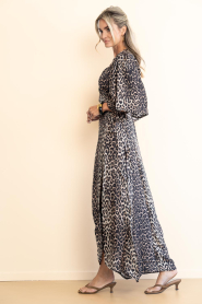 The Belle of the Beach :  Wrap maxi dress Charlotte | animal print - img8