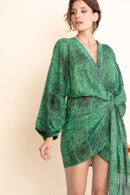 The Belle of the Beach :  Cotton mini dress with print Suzy | green - img7