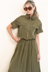 Ibana |  Shiny bomber blouse Tamili | green | Picture 5