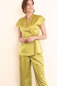 Ibana |  Silk shiny top Teja | green | Picture 7