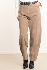 Ibana |  Suede barrel pants Parla | camel | Picture 5