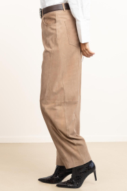 Ibana |  Suede barrel pants Parla | camel | Picture 6