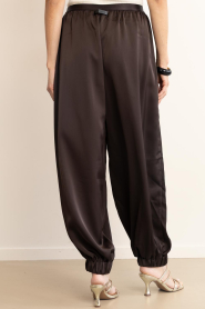 Haute L'Amitié |  Satin balloon pants Evita | brown | Picture 6